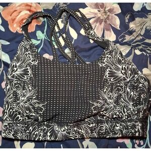Lululemon sports bra‎